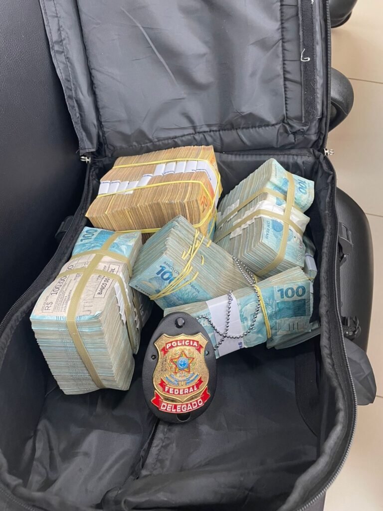 60753c51-2816-47d3-998b-5ca4552b975e-768x1024